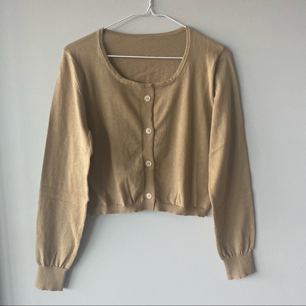 Beige cropped cardigan